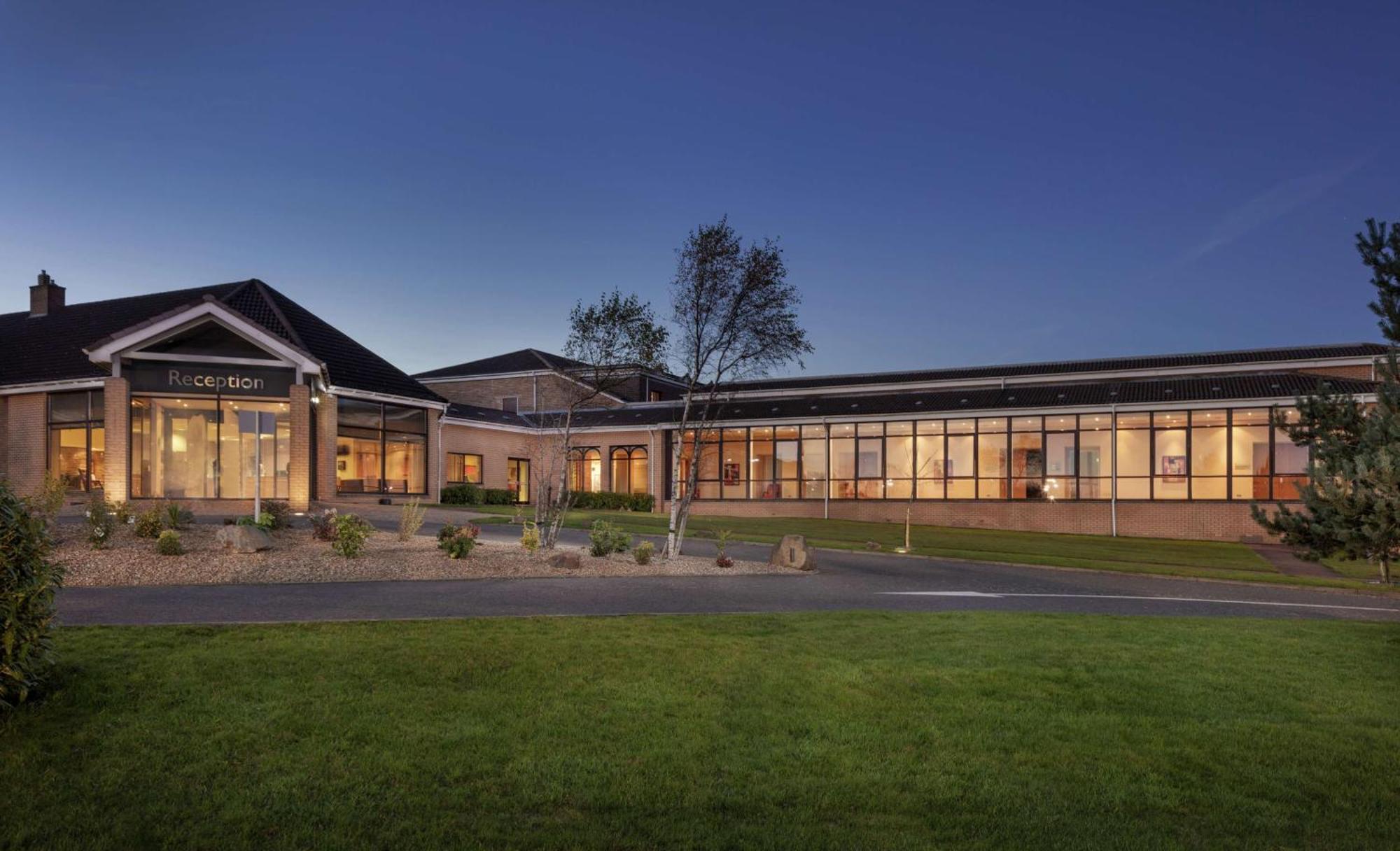 Glasgow Westerwood Hotel, Spa & Golf Resort Cumbernauld Extérieur photo