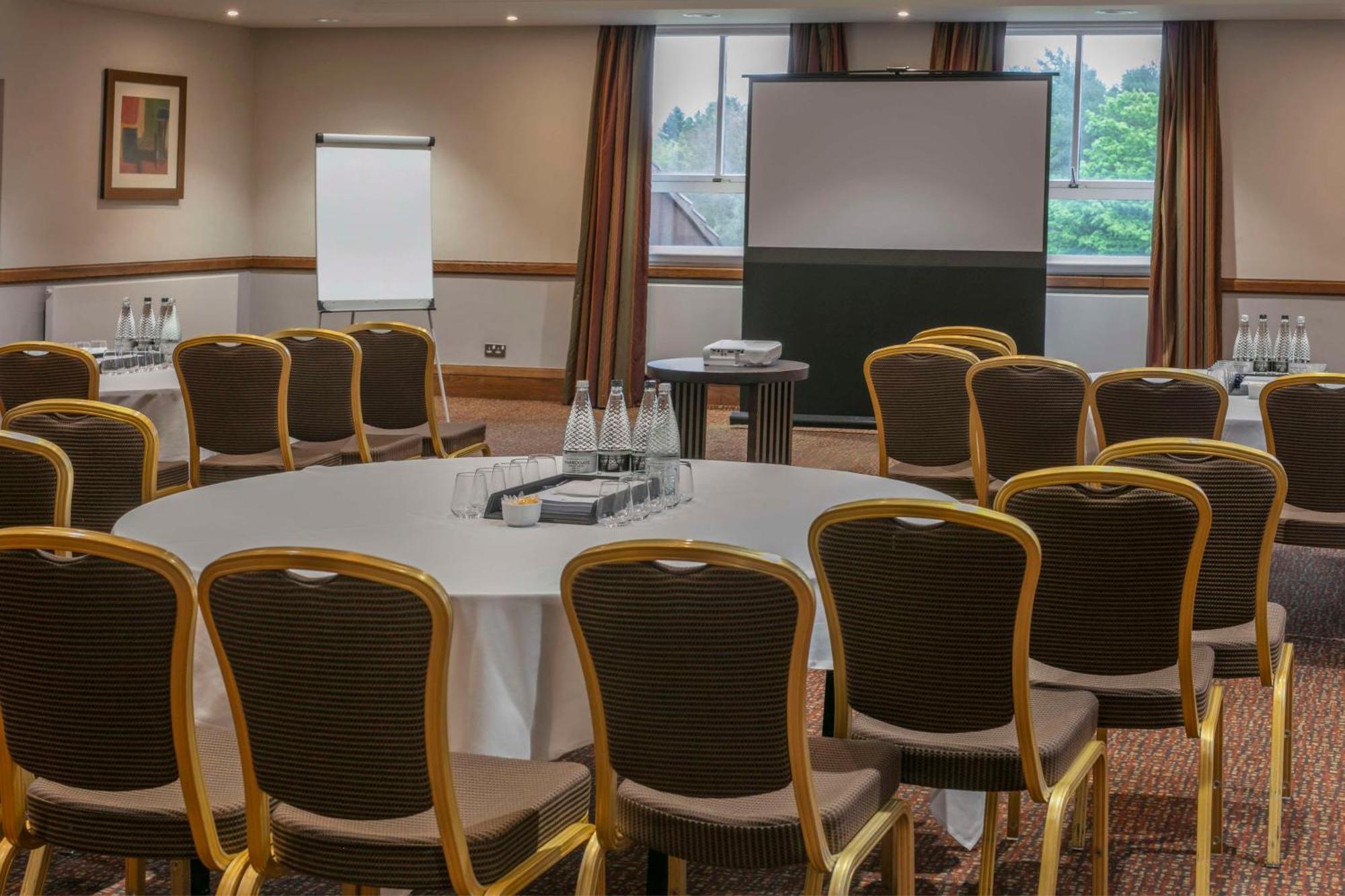 Glasgow Westerwood Hotel, Spa & Golf Resort Cumbernauld Extérieur photo